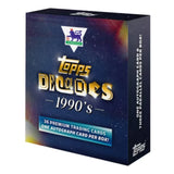 2025 Topps Decades Premier League 90's Edition fotbollskort i retrobox.