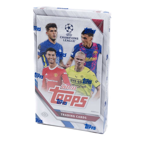 Topps UEFA Champions League 21/22 Hobby Box med samlarkort, fotbollskort och sällsynta inserts för samlare.